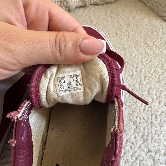 VANS Old Skool Burgundy | 7.5 | Slightly Worn - Picture 7 of 7